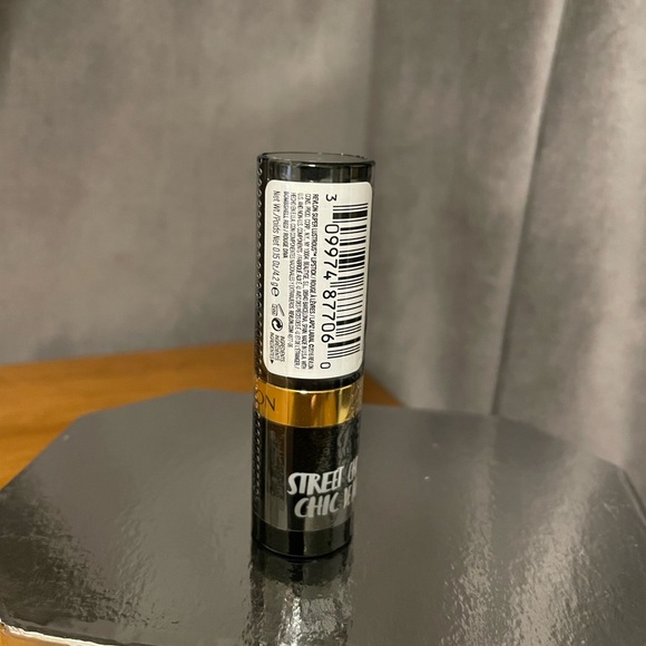 NWT Revlon Lipstick Berry Red 💄 💋 - Picture 6 of 6